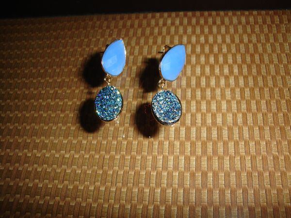 Brinco de Drusa e Sky Blue Glass